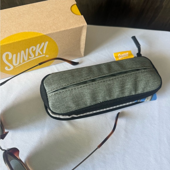 Brown and Black Geometric Sunglasses with Dark Lenses - Picture 3 of 10